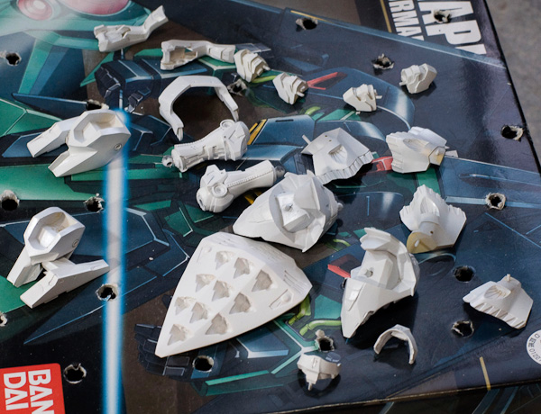 ウェーブ Zガンダム 1/144 キュベレイ ガレージキット WAVE キュベレイ 1/144 オリジナルカラーverガレージキット(未組立)