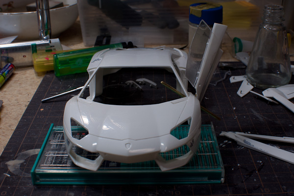 1/24 ランボルギーニ アヴェンタドール 1/24 その9 ガルウィングドアの可動化、最終版-2