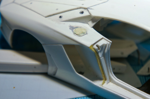 1/24 ランボルギーニ アヴェンタドール 1/24 その18 エンジンフードのガラス -2