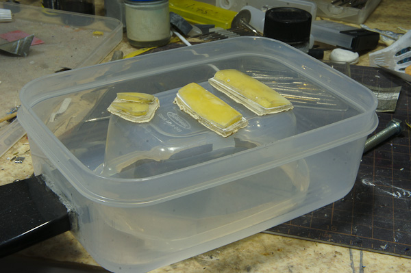 1/24 ランボルギーニ アヴェンタドール 1/24 その21 ヒートプレスで窓とヘッドライト-3