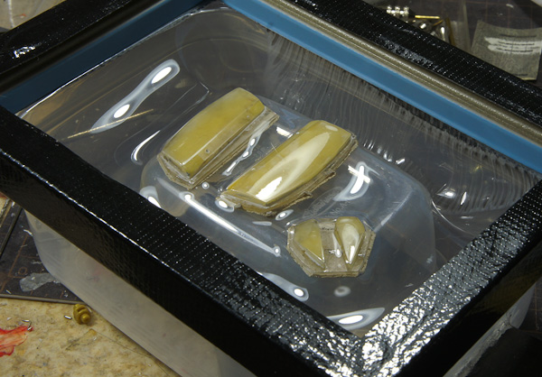 1/24 ランボルギーニ アヴェンタドール 1/24 その21 ヒートプレスで窓とヘッドライト-4