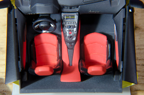 ランボルギーニ アヴェンタドール 1/24 その25 運転席本当に完成-5