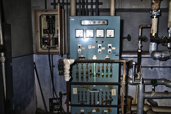 和歌浦探索　其の八　大型廃墟へ-7