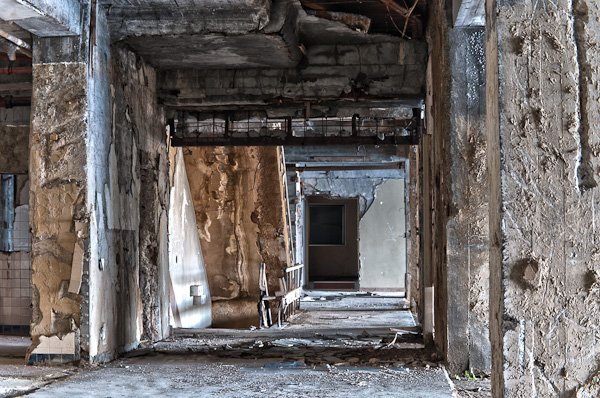 和歌浦探索 其の十 巨大旅館廃虚内部-1