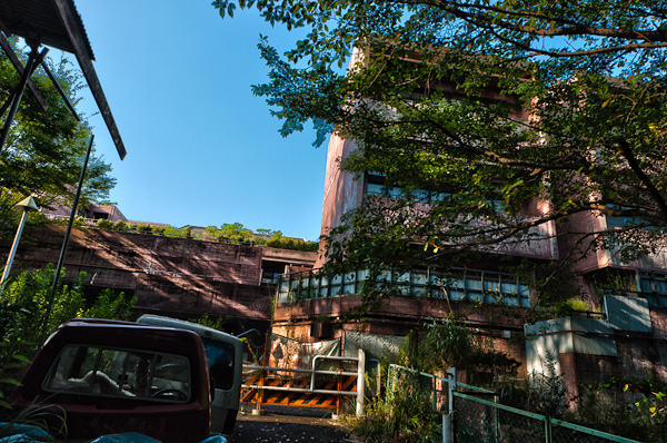 大阪府立泉佐野勤労青少年研修センター　其の壱　謎の建物-4