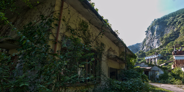 ◆白石鉱山-白亜の迷宮 その九 管理棟-2