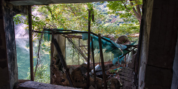 宇治川ほとりの岩風呂風旅館　其の弐-3